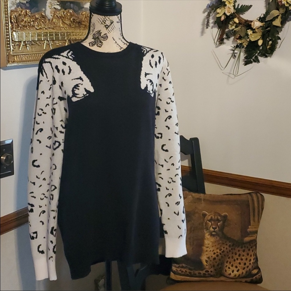 Leopard Sweater🤓 - Picture 2 of 2